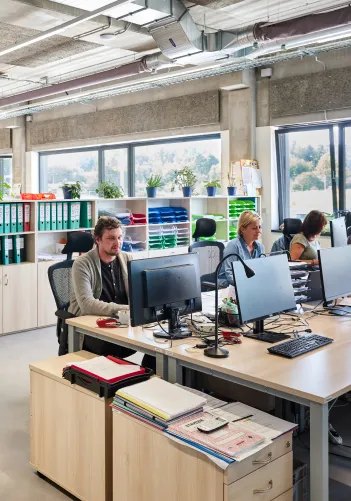 Aconds udvikling og kontor i Milevsko